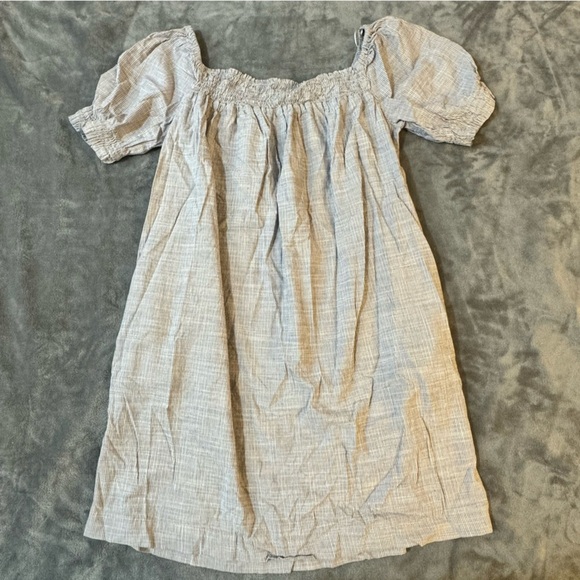 Zara Light Gray Smocked Dress
#1253 - Picture 1 of 8
